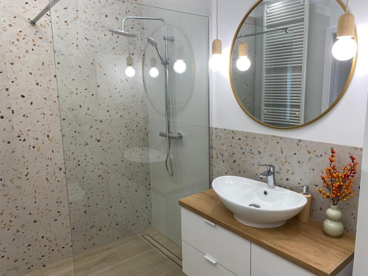 Metro Szwedzka Orange Apartment Warsaw